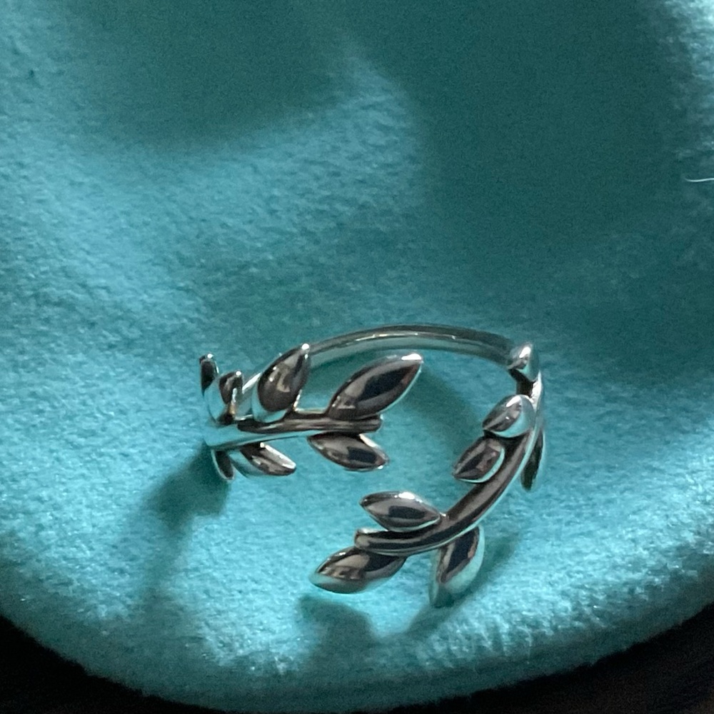 Tiffany Paloma Picasso Olive Leaf Bypass Ring in Silver